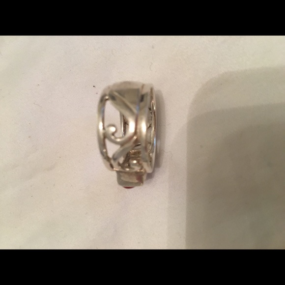 Women’s Ring - Picture 5 of 6